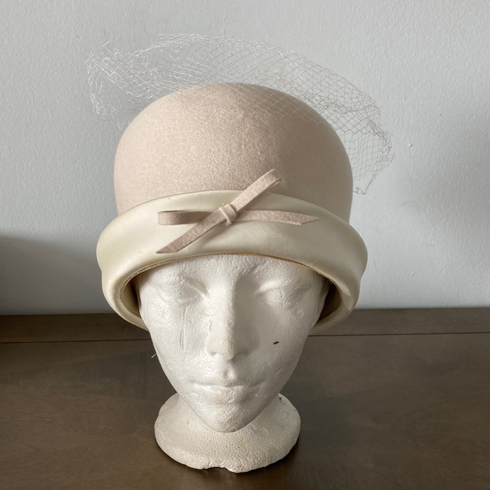 Vintage off white Glenover Henry Pillak hat with netting